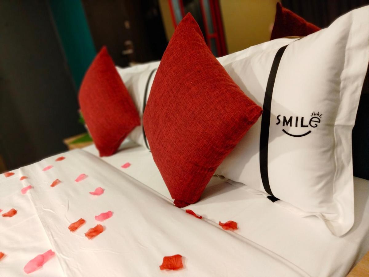 Smile Hotel C180 Cheras Selatan Exterior foto